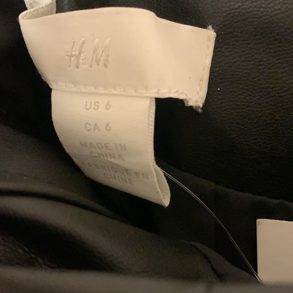 h&m black leather skirt!🖤 - Picture 3 of 3